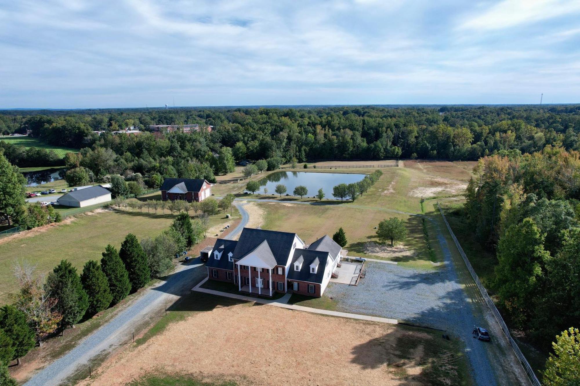 Moorefield Suites Greensboro East McLeansville Bagian luar foto
