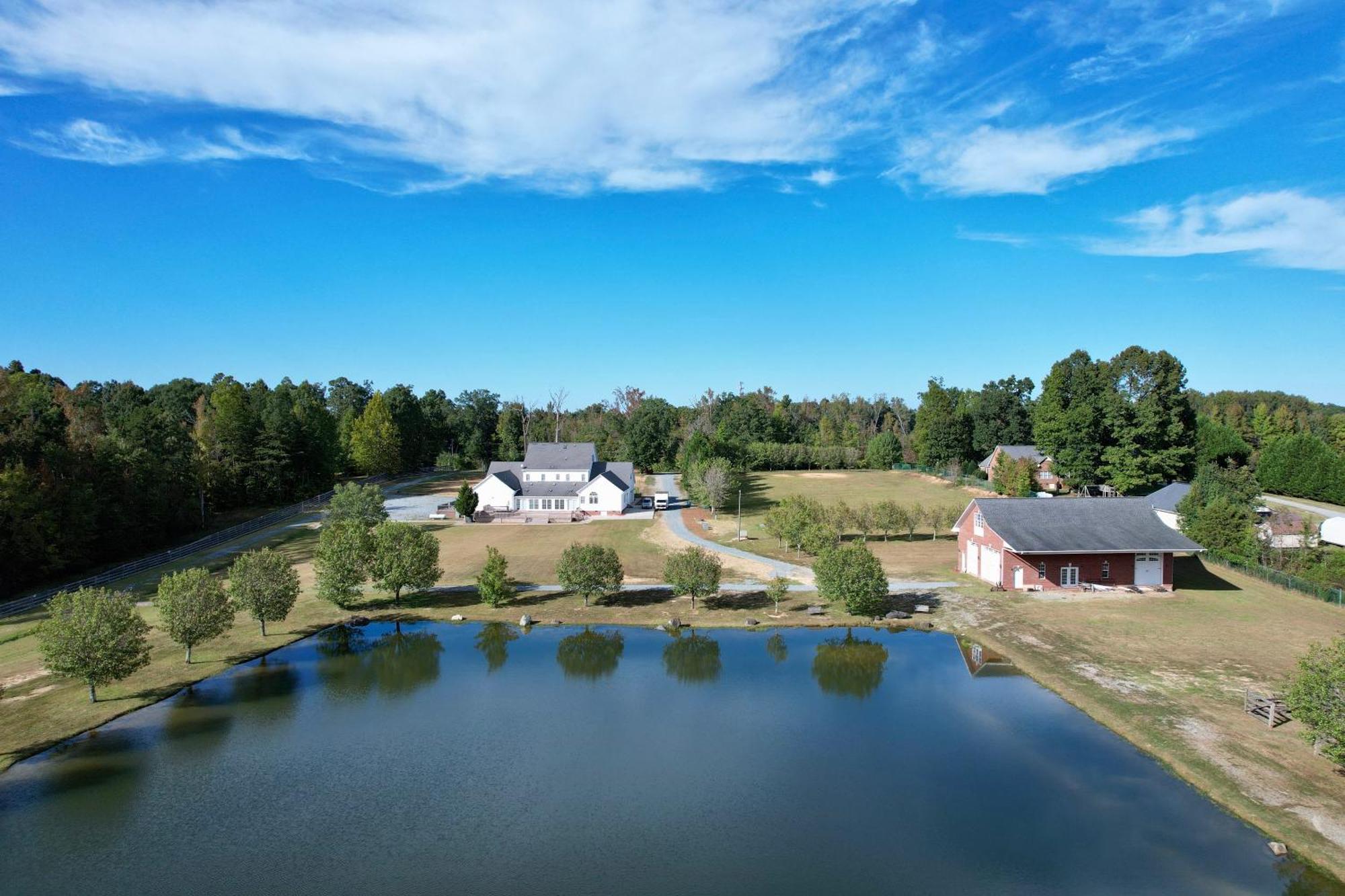 Moorefield Suites Greensboro East McLeansville Bagian luar foto